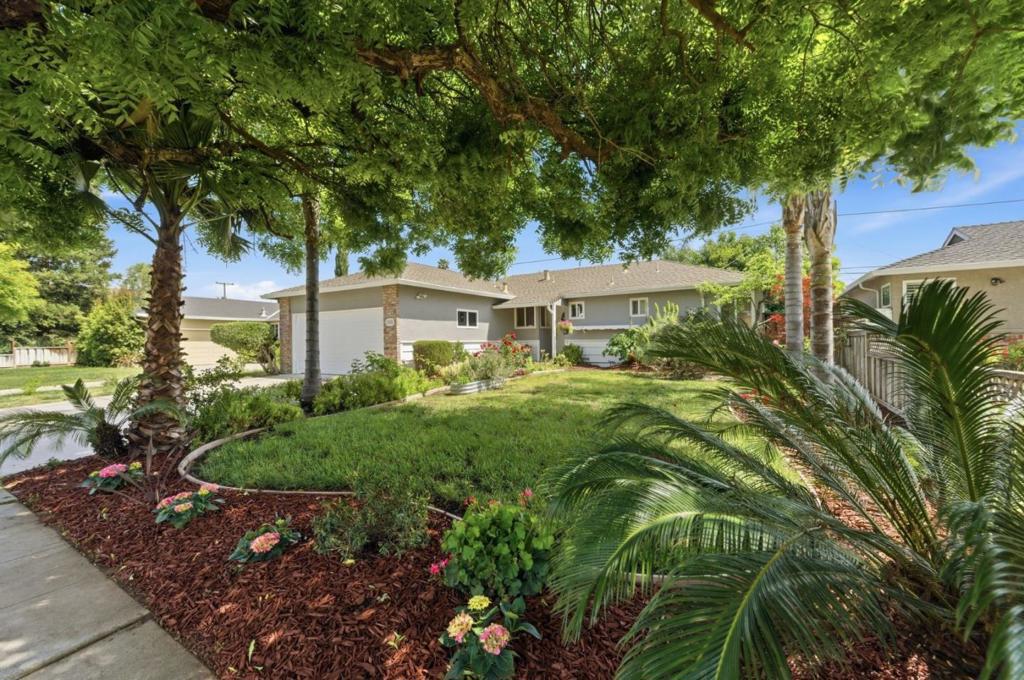 1250 Redcliff Drive