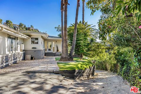 Photo of 9549 Dalegrove Drive, Beverly Hills, CA 90210 (MLS # 26660283)