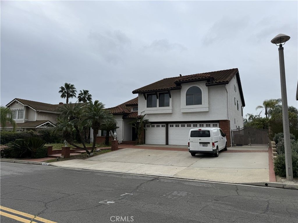 Photo of 24250 Via Lenardo, Yorba Linda, CA 92887 (MLS # DW26039125)