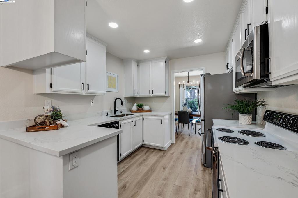 SUMMERSET - Residential