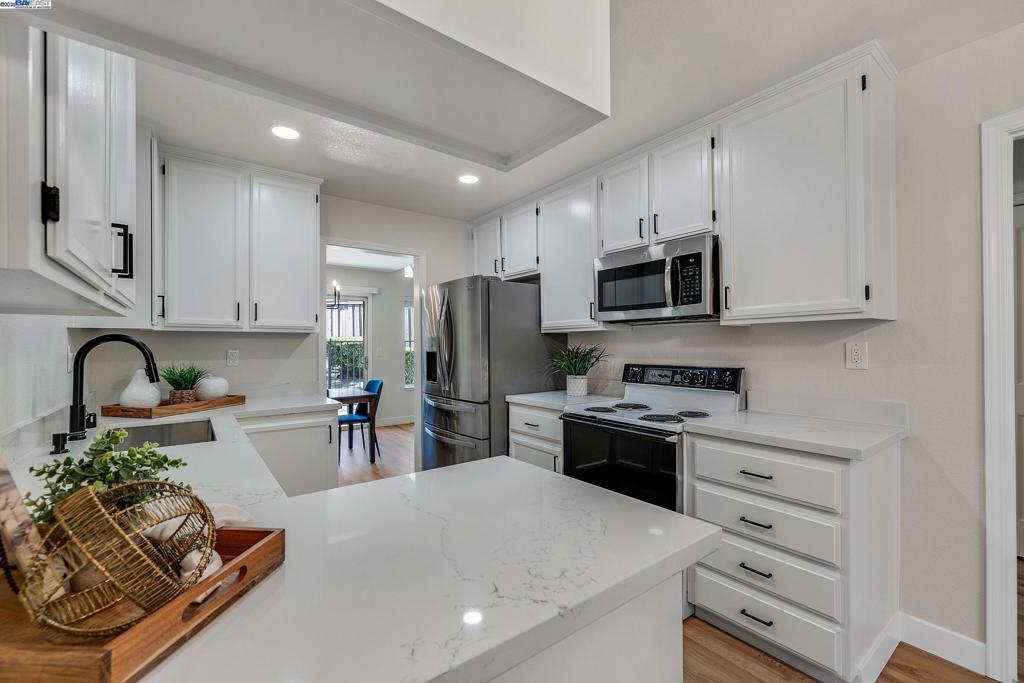SUMMERSET - Residential