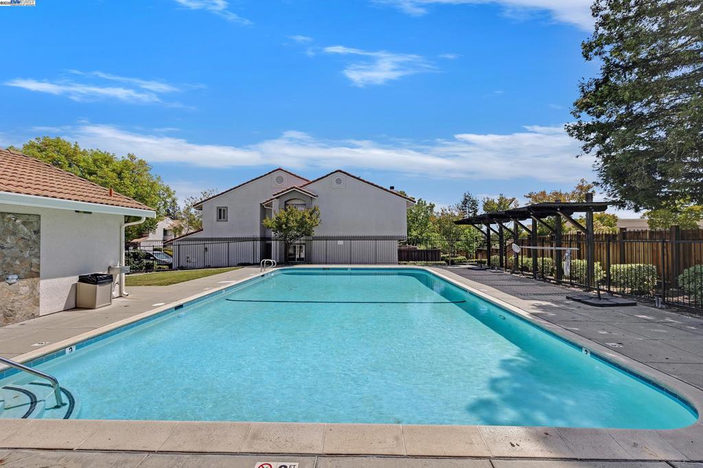 SUMMERSET - Residential