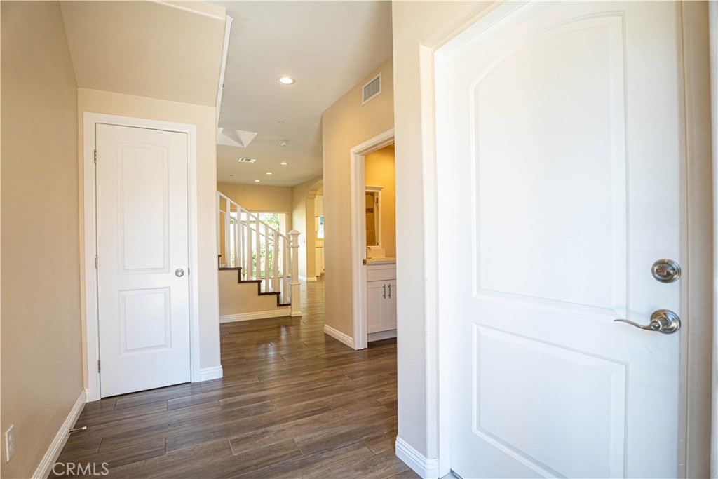 Properties 2 9246 Cedros Avenue 1
