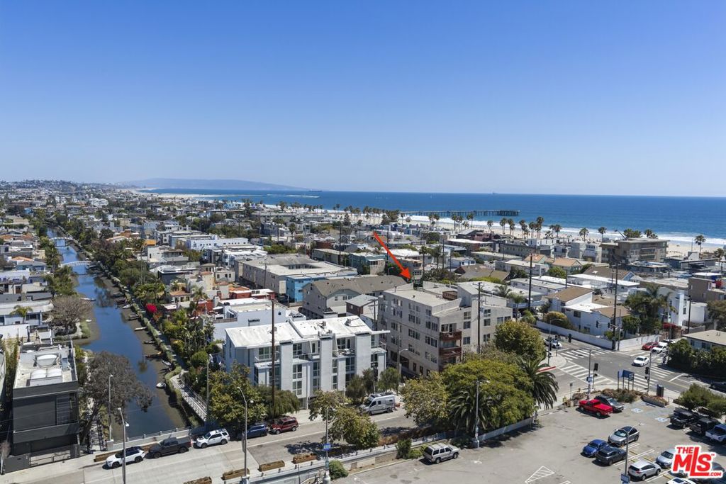 100 S Venice Boulevard 3, Venice CA 90291
