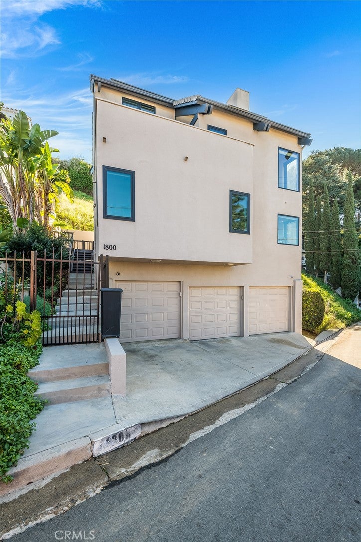 1800 Silverwood Terrace