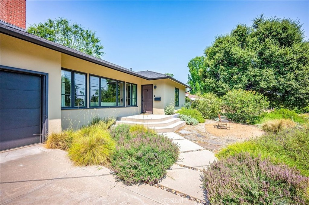 Properties 4 613 Alameda Street