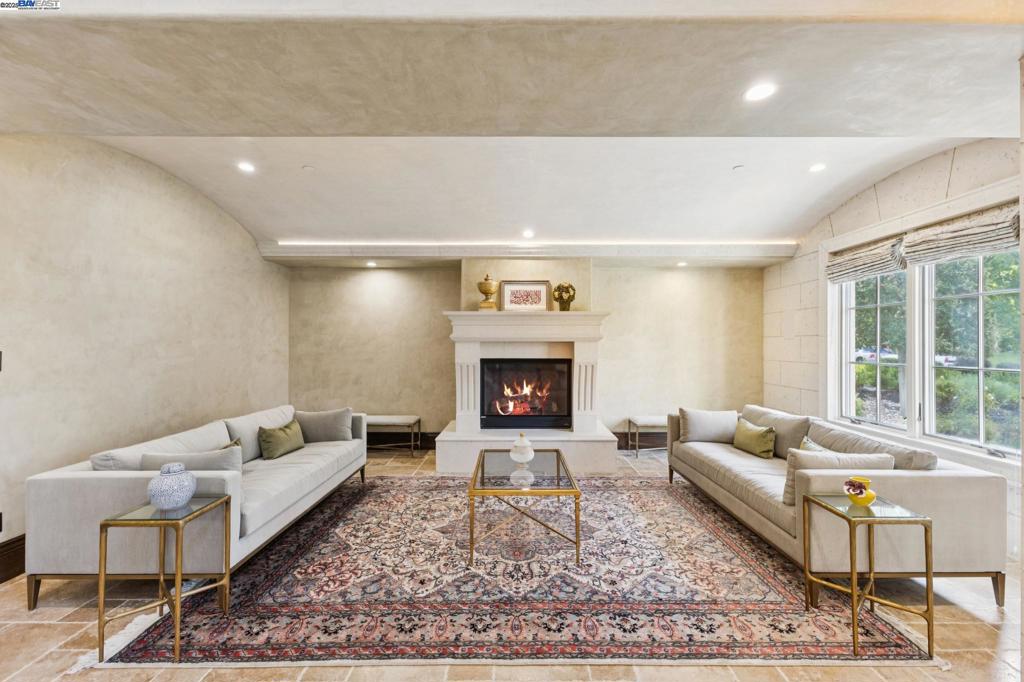 RUBY HILL - Residential