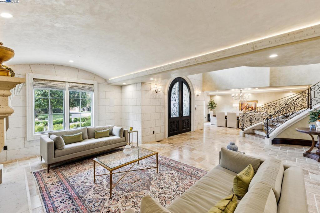 RUBY HILL - Residential