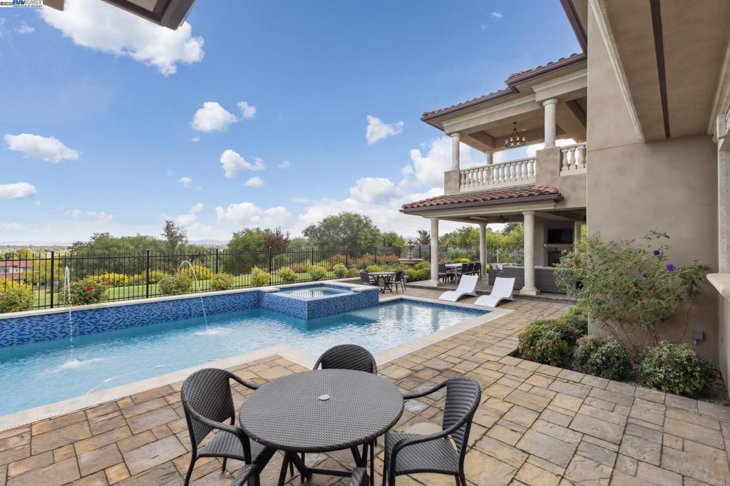 RUBY HILL - Residential