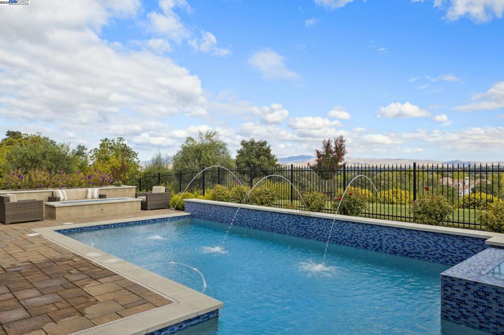 RUBY HILL - Residential