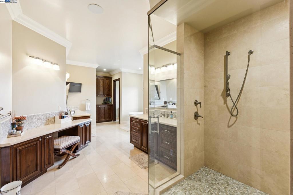 RUBY HILL - Residential