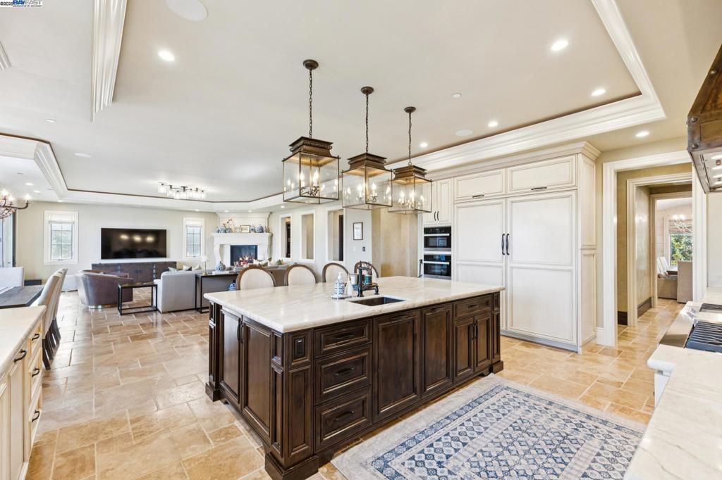 RUBY HILL - Residential