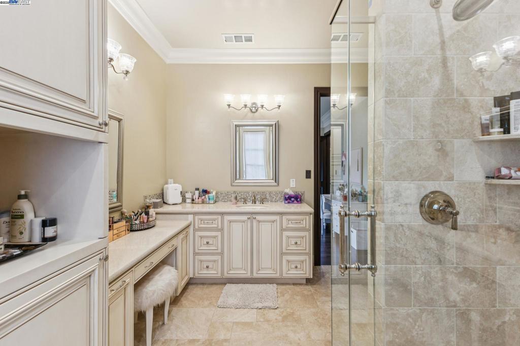 RUBY HILL - Residential