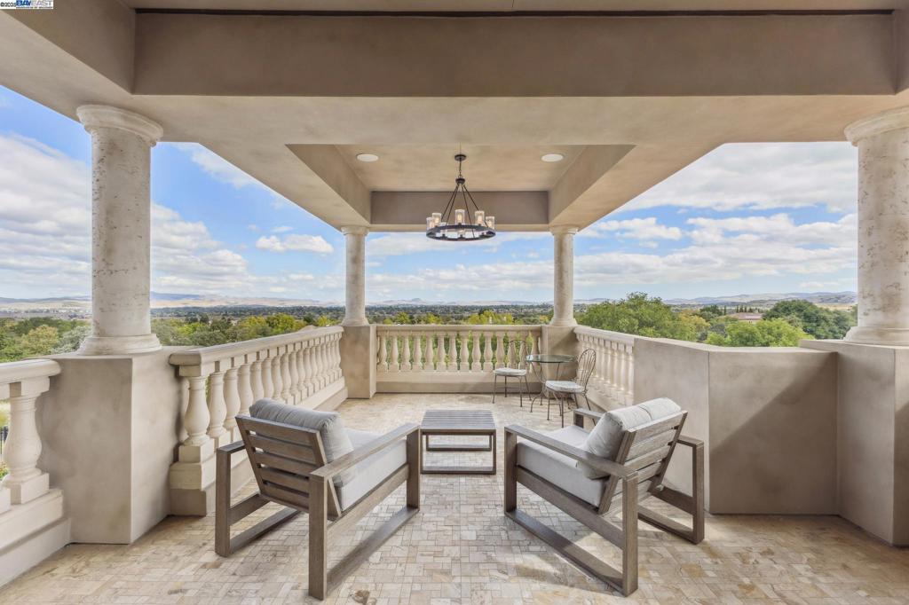 RUBY HILL - Residential