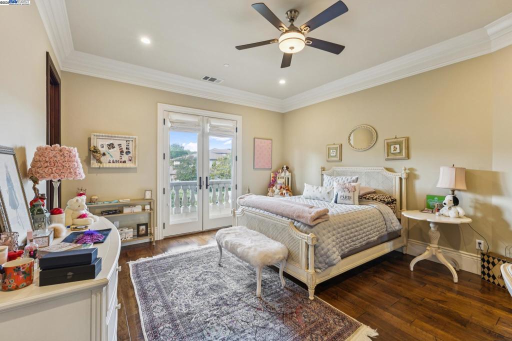 RUBY HILL - Residential