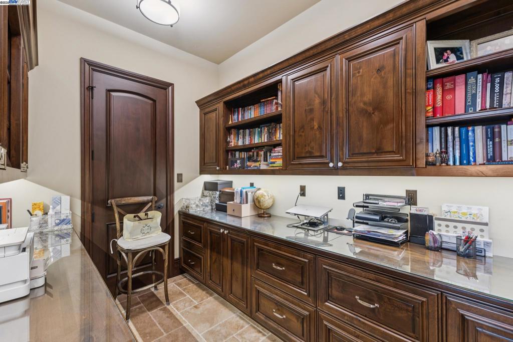 RUBY HILL - Residential