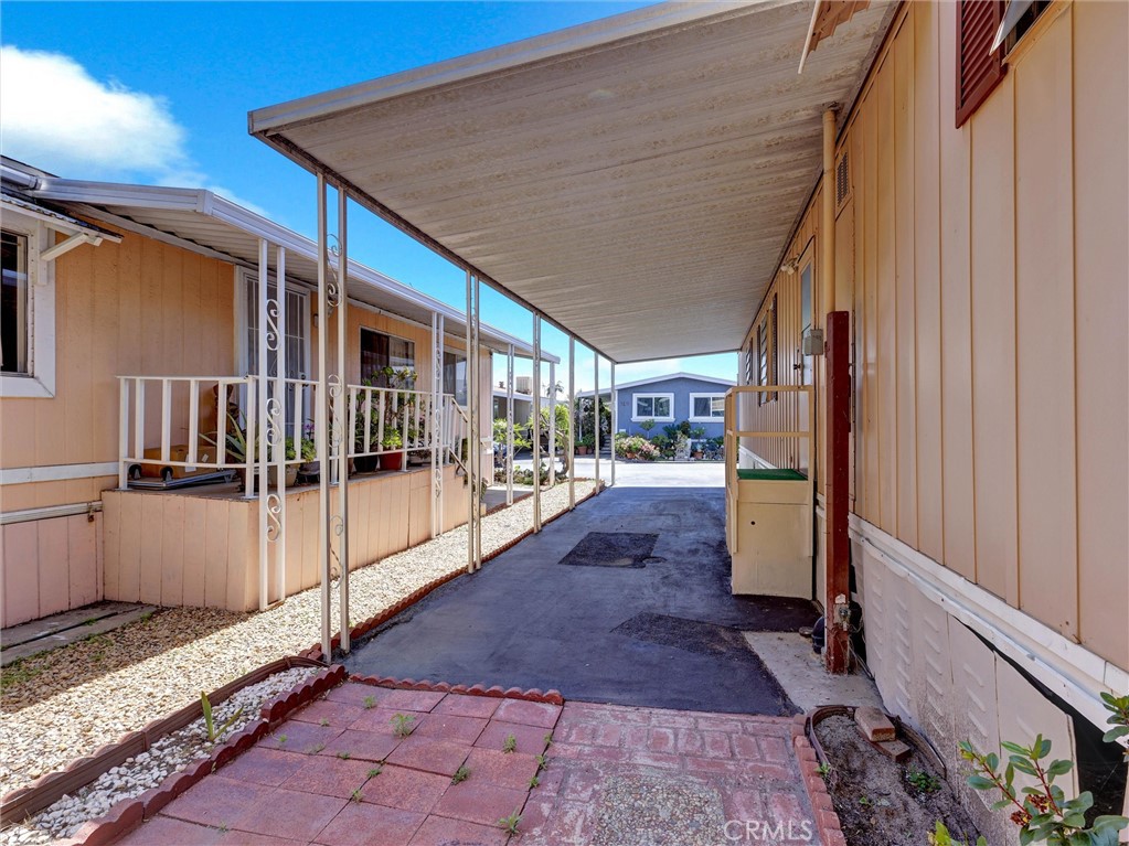 8111 Stanford 167