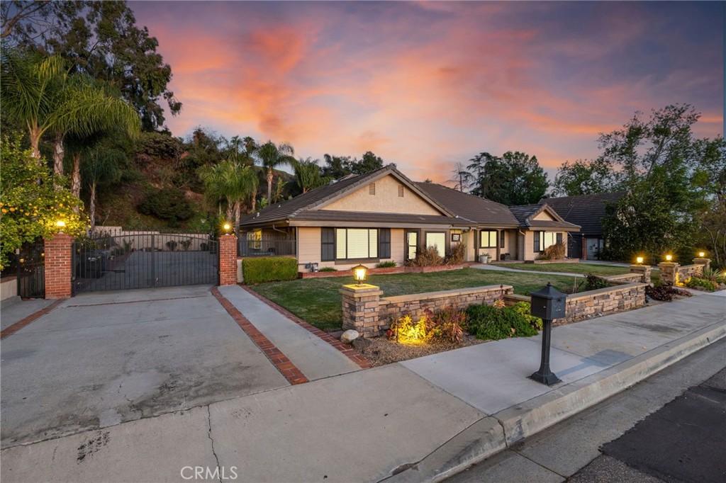 514 N Valley Center Avenue