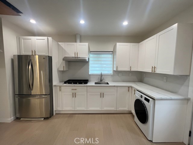 Showing by appointment only!!
Please do not disturb Tenants in the main house!
This Cozy and brand new ADU has Air Condition ,vinyl flooring, stainless steel appliances, quartz countertops. Washer and Dryer are included. Street parking only.
No pets.
One year lease. 660 minimum credit score, Income has to be 2X the rent.