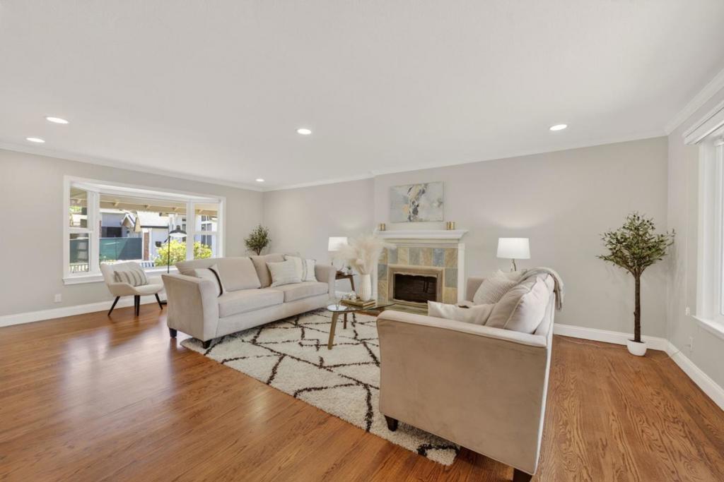 982 Starflower Court