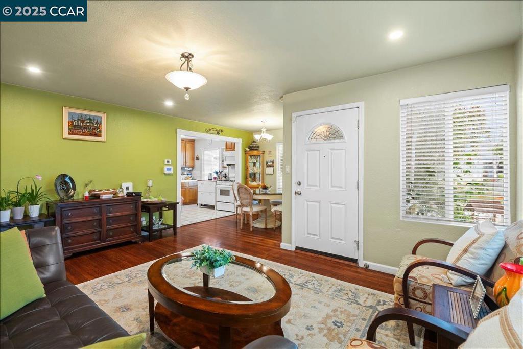 ROLLINGWOOD - Residential