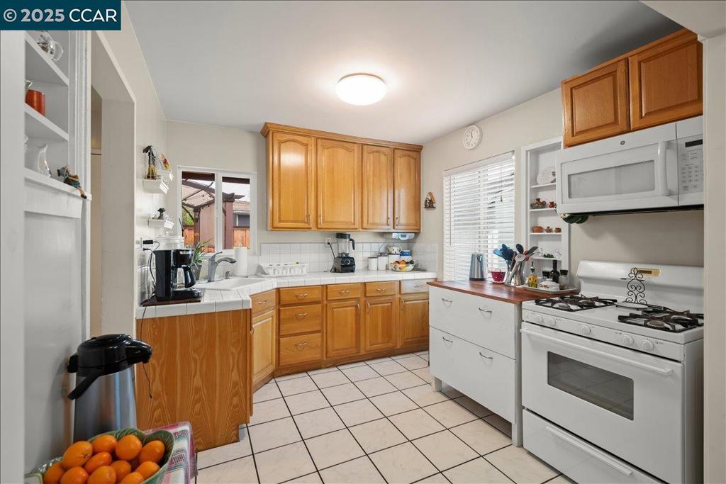 ROLLINGWOOD - Residential