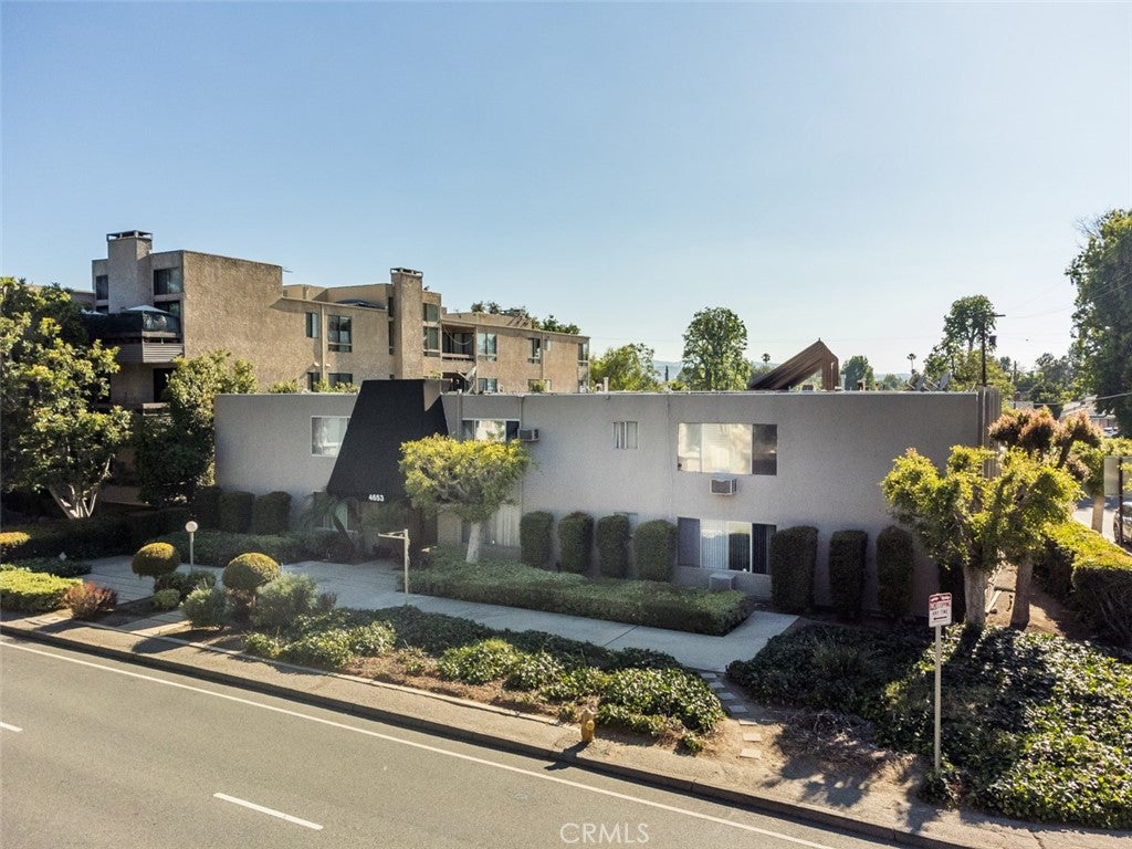 4653 Fulton