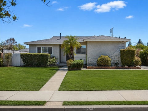 Photo of 16250 Bermuda Street, Granada Hills, CA 91344 (MLS # SR26183005)