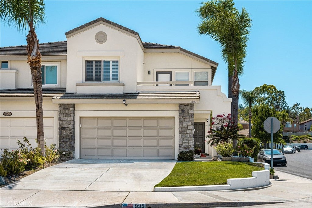 935 S Flintridge