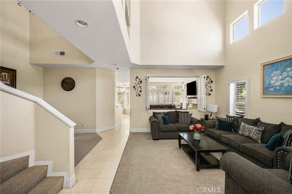 935 S Flintridge