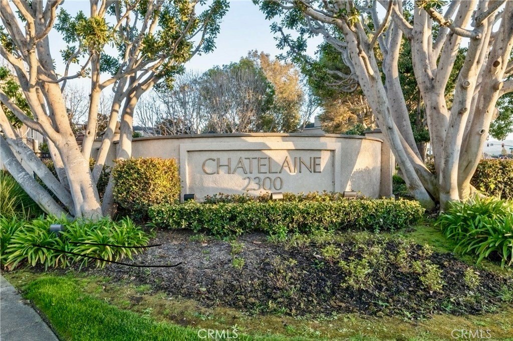Be the first to live in this beautifully remodeled home offering modern elegance and comfort. 3-bedroom, 3-bath luxury townhome in the gated Chatelaine community in prime Torrance. This home features a bright open floor plan with brand-new modern finishes, new luxury vinyl plank flooring throughout, a gourmet kitchen with all new stainless-steel appliances and granite counters, and a primary suite with a spa-like bath and shower. a private outdoor patio, Additional conveniences include a two-car attached garage with guest parking, in-unit washer and dryer, central A/C and heating, with a location close to the community entrance. Residents enjoy only steps to a sparkling pool, spa, clubhouse, and beautifully landscaped grounds. Perfectly situated across from the Madrona Marsh Nature Preserve, the home is just minutes from Del Amo Fashion Center, Torrance schools, shopping, dining, and a short drive to South Bay beaches. One small dog or cat is welcome with a pet deposit.