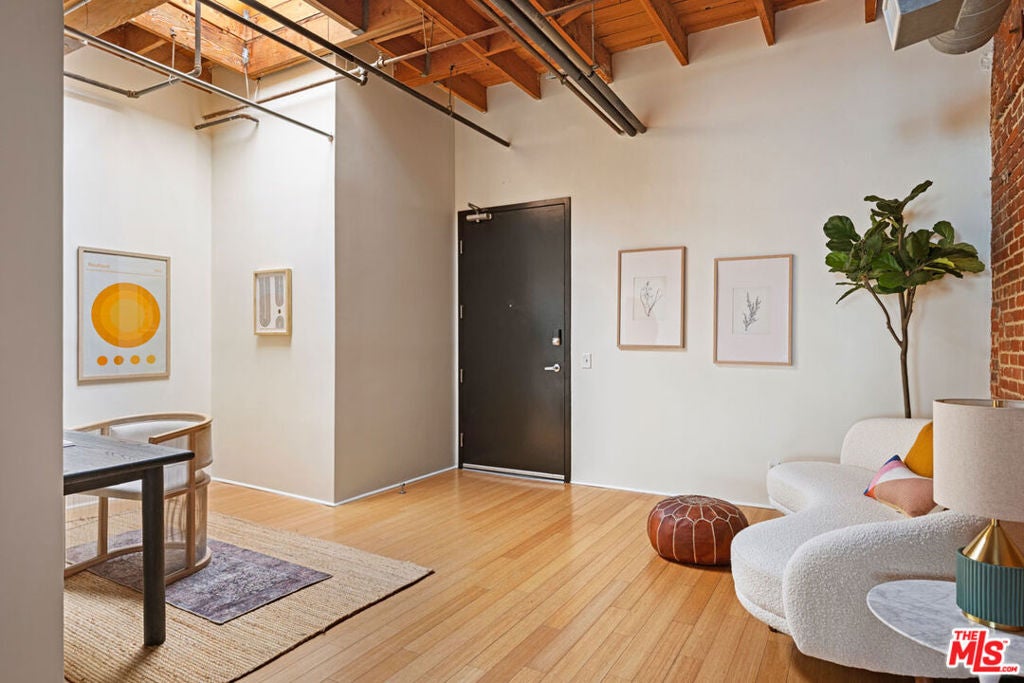 500 Molino Street 206