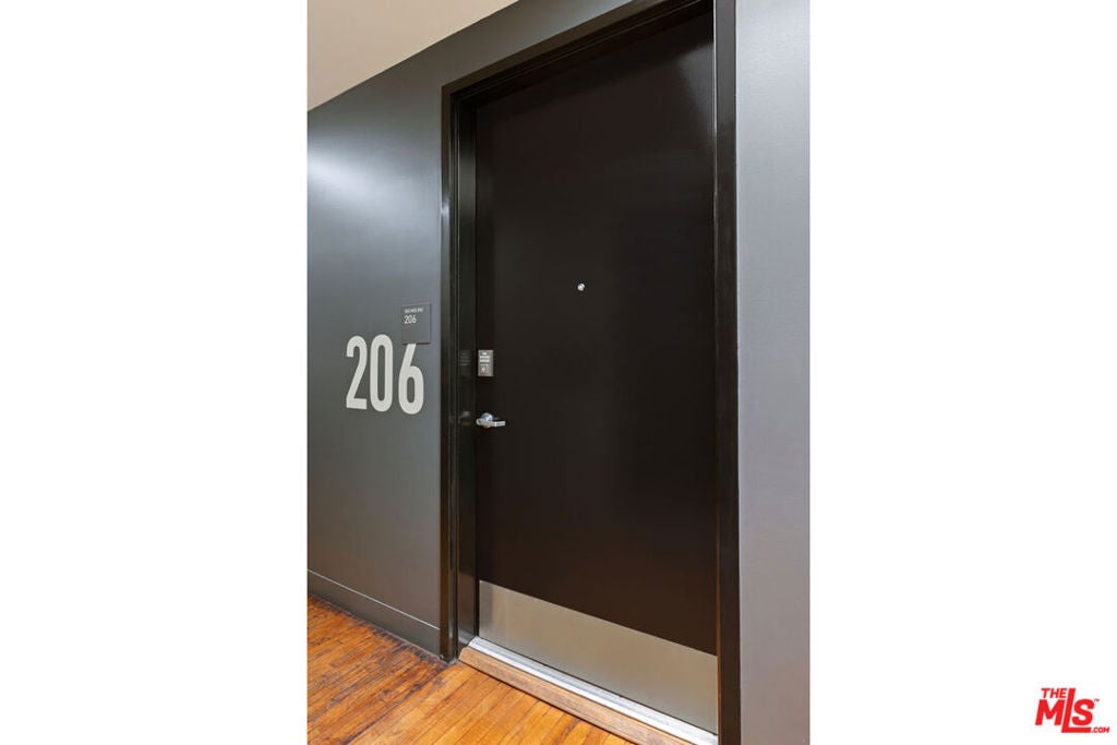 500 Molino Street 206