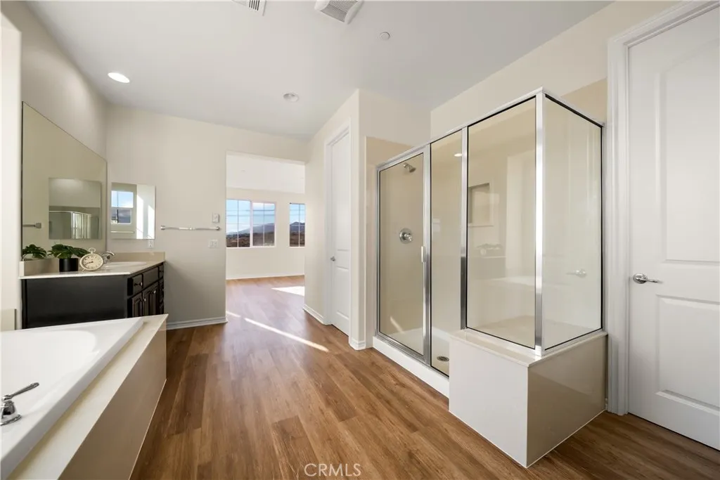 Rancho Cucamonga, California 91739, United States, 4 Bedrooms Bedrooms, ,3 BathroomsBathrooms,Residential,Active,225008