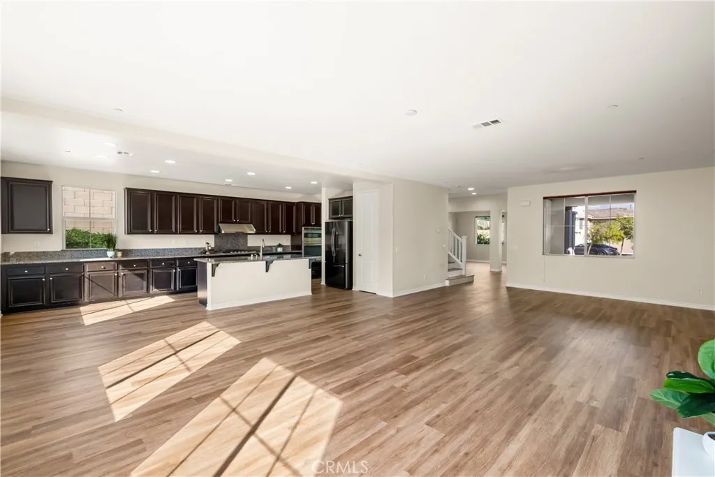 Rancho Cucamonga, California 91739, United States, 4 Bedrooms Bedrooms, ,3 BathroomsBathrooms,Residential,Active,225008