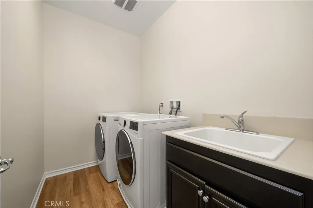 Rancho Cucamonga, California 91739, United States, 4 Bedrooms Bedrooms, ,3 BathroomsBathrooms,Residential,Active,225008