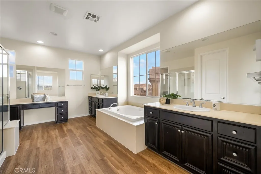 Rancho Cucamonga, California 91739, United States, 4 Bedrooms Bedrooms, ,3 BathroomsBathrooms,Residential,Active,225008