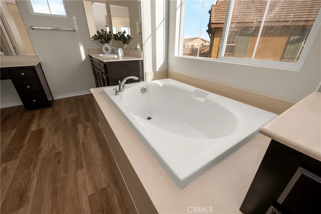 Rancho Cucamonga, California 91739, United States, 4 Bedrooms Bedrooms, ,3 BathroomsBathrooms,Residential,Active,225008