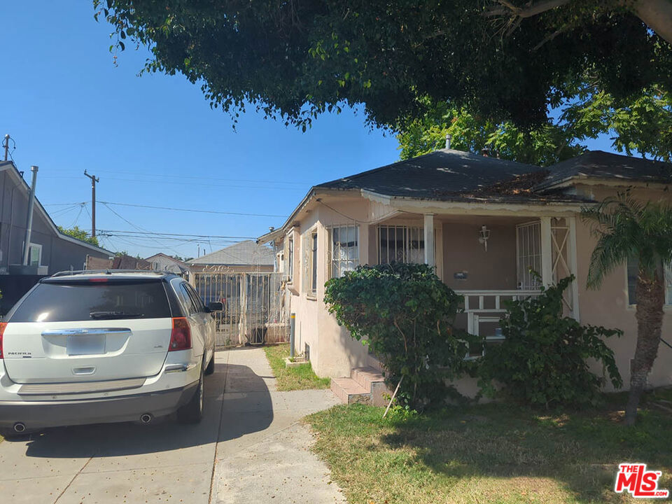 10119 San Luis Avenue