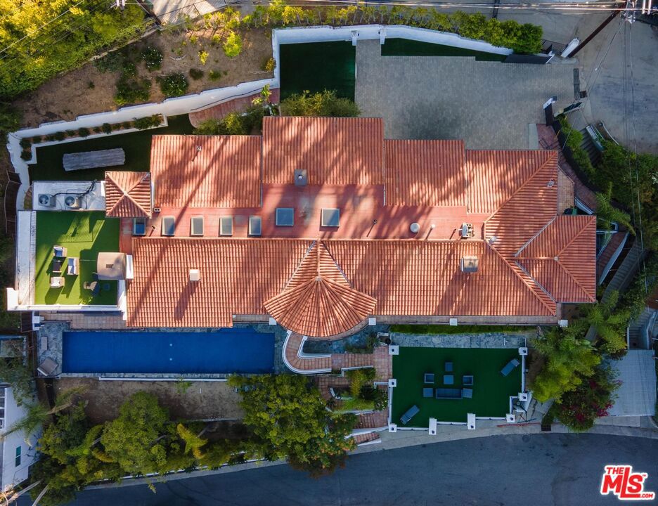 4733 Bonvue Avenue