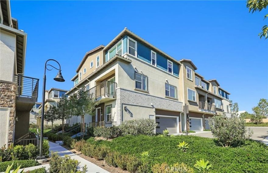 Welcome to the cozy home in Lake Forest for lease! End unit elegantly allocated at the corner overseeing beautiful mountain and community parks. The property was built in 2021 and provided 3 bedrooms and 3.5 bathrooms. It covers a living area of 1,736. There is a bedroom and bathroom on the first level at entry. A great room with an opening concept combines a family room, dining room, and kitchen on the second level. You are stepping out of the family room and entering a big balcony with a gorgeous view of hills and a playgrounds. From the dining area and kitchen, you could enjoy a fabulous mountain view. Upgraded kitchen cabinetry, kitchen island, granite countertop, and stainless appliances. On the third level, huge master bedroom with two walk-in closets master bathroom with double sinks. Laundry room located at the third level provides lot of convenience. Community amenities include a resort-style clubhouse, beach entry pool, hydro-therapy spa, cabanas, and pickle-ball courts. Saddleback Valley Unified Schools. Great location with easy access to highways, several minutes drive to Costco and Spectrum Shopping Center, and neighborhood parks with basketball courts, playgrounds, etc. Will check credit and income information. Application through Rentspree ONLY. Tenant agent to contact listing agent for showing.https://us05web.zoom.us/j/85762676430?pwd=LzkCa6L2a4Gd3bgu66TyLA5A0CeTMa.1