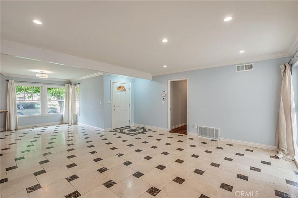 Photo of 20129 Halsted Street, Chatsworth, CA 91311 (MLS # SR25223178)