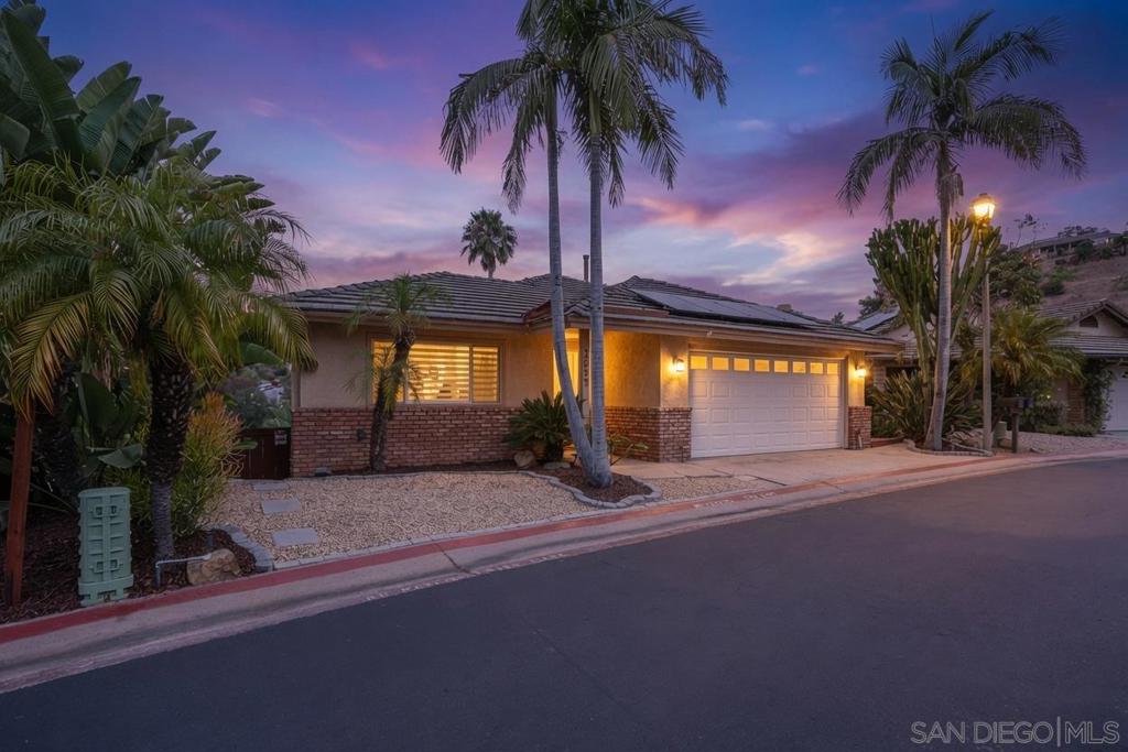 2054 Skyview GLN, Escondido CA 92027
