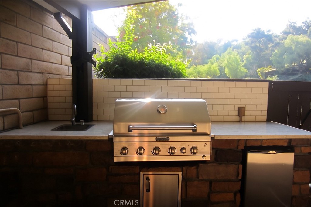 Laurelwood (LRWD) - Residential Lease