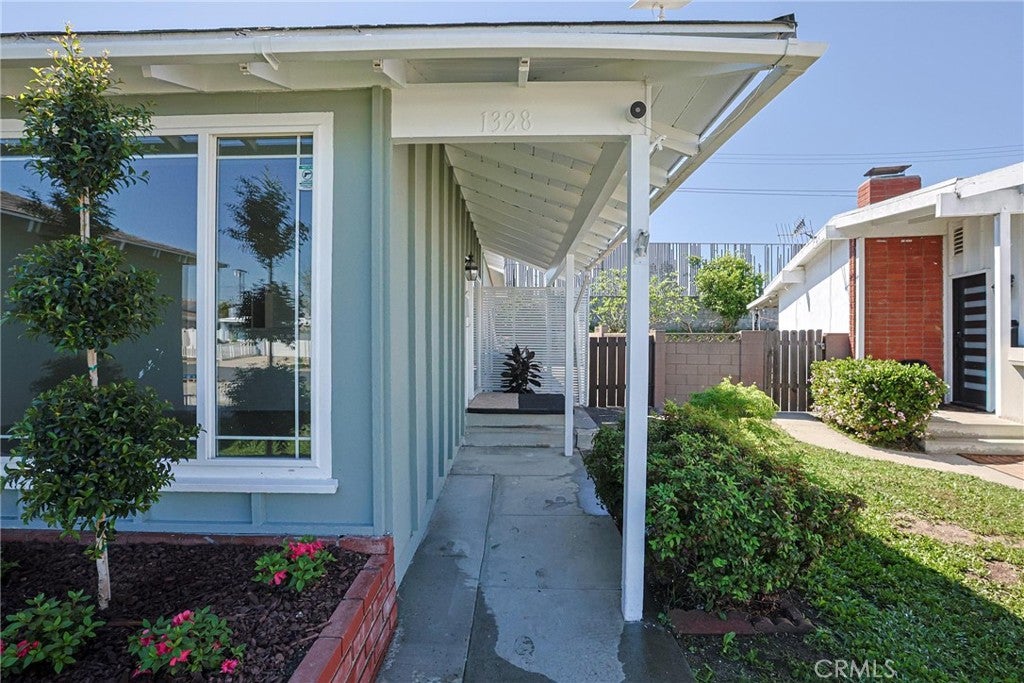 1328 W 214th Street