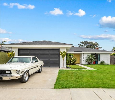 Photo for 20692 Kelvin Ln, Huntington Beach, CA 92646 (MLS # OC26065435)