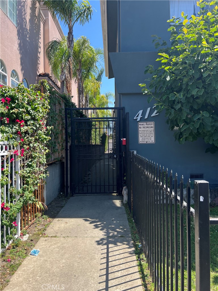 412 W Queen Street