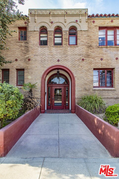 The Walker Arms is a once in a generation trophy investment opportunity. FIRST TIME EVER on the market. Tons of original character preserved beautifully along with the unbeatable location steps to the sand creates this once in a generation opportunity. 15 Eastwind St is situated within the attractive Marina Del Rey and Venice submarket. The property is located on a beautiful walk street steps from the beach yet close to all of the best amenities of Venice. 15-Eastwind St has 15 generously sized units and is a great value-add opportunity making this a truly special investment property.