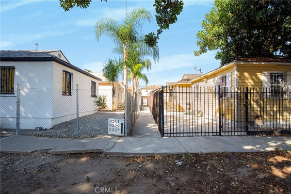9227 S WESTERN AVE, LOS ANGELES, CA 90047 - Image b71223247cf759cce51dcbd2fc545bae/2018444435