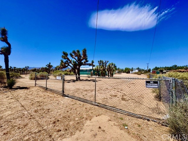 Nestled on a generous 2.06-acre parcel, this 2011-built manufactured home offers an ideal blend of high-desert tranquility and comfortable living with approximately 1,296?sq?ft of interior space. Featuring 3 bedrooms and 2 full bathrooms, the single-story layout includes a detached frame garage with room for two vehicles. Your living spaces are enhanced by territorial mountain views that stretch across the open landscape
Perfect for downsizers, first-time buyers, or those seeking quiet space with natural views, this off-market home combines affordability, generous acreage, and desert serenity—all within accessible range of Phelan’s local amenities and schools.